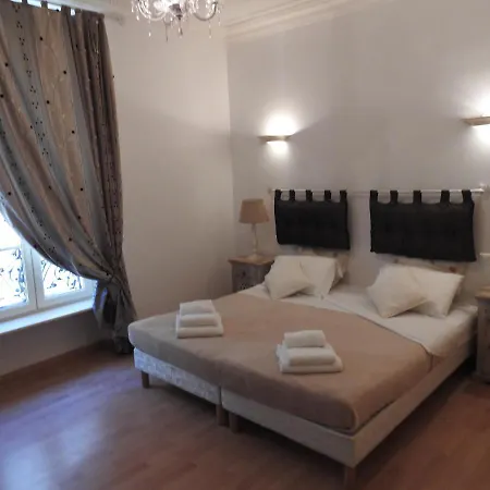 Апартаменты First Floor 15 Rue Notre Dame With Vast Terrace